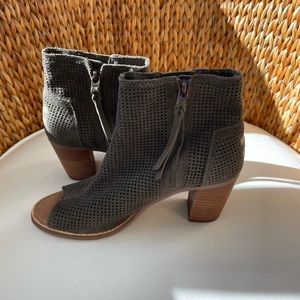 TOMS Majorca Peep Toe, Olive Green, Size 7